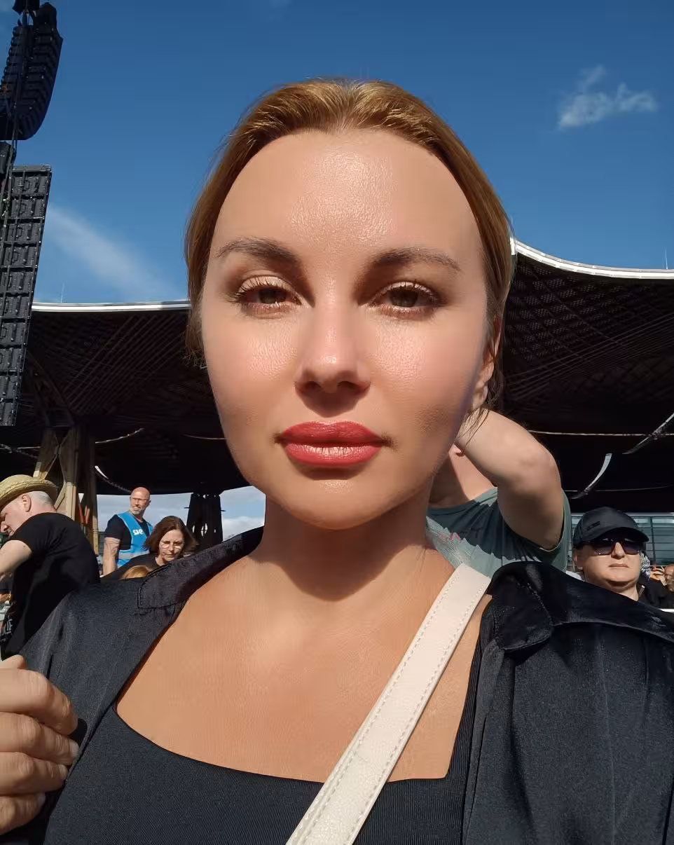 Yulia john b russian bride перевод