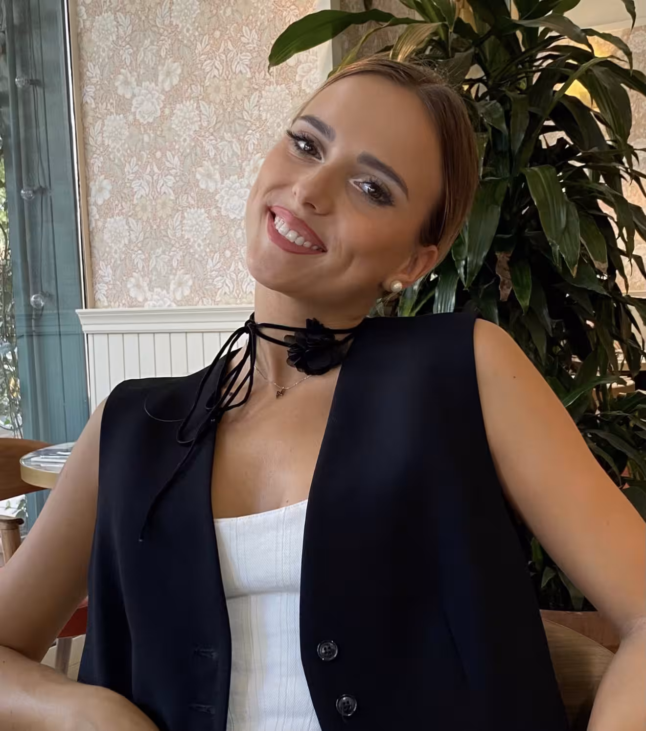 Olimpia russian bride handshake