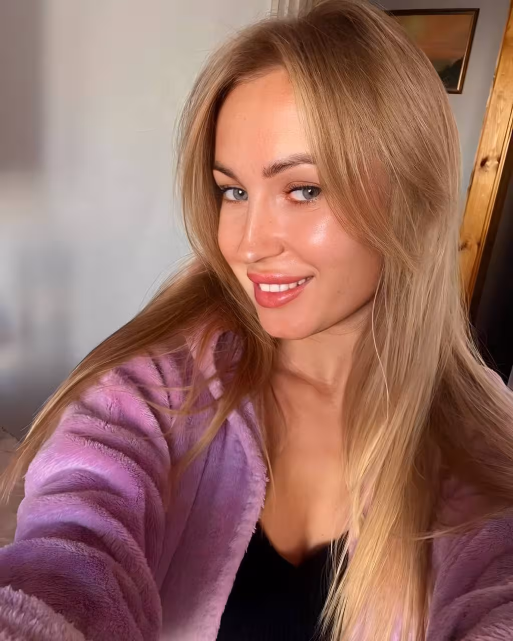 Polina 33 yo from Dnipro Ukraine I'm here to be your queen forever