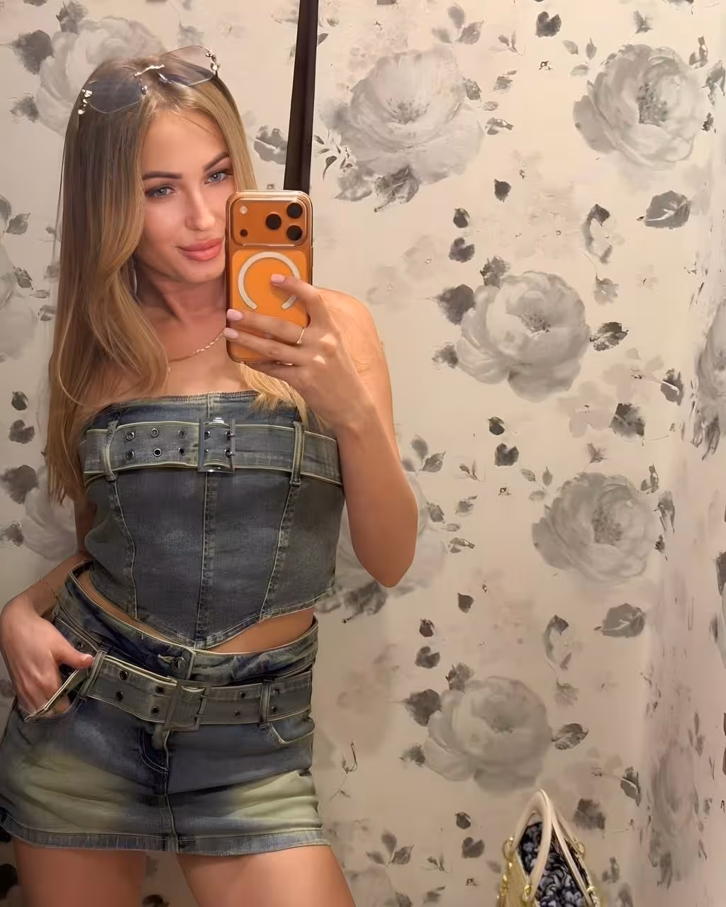 Polina 33 yo from Dnipro Ukraine I'm here to be your queen forever