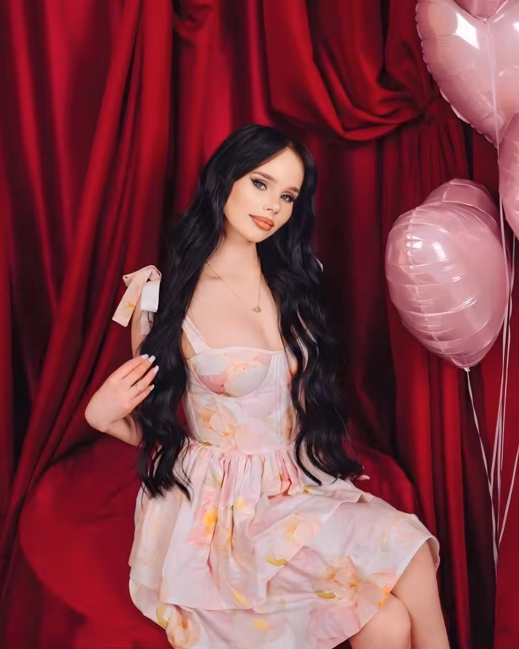 Yelyzaveta 20 yo from Kyiv Ukraine I'm here to be your soulmate forever