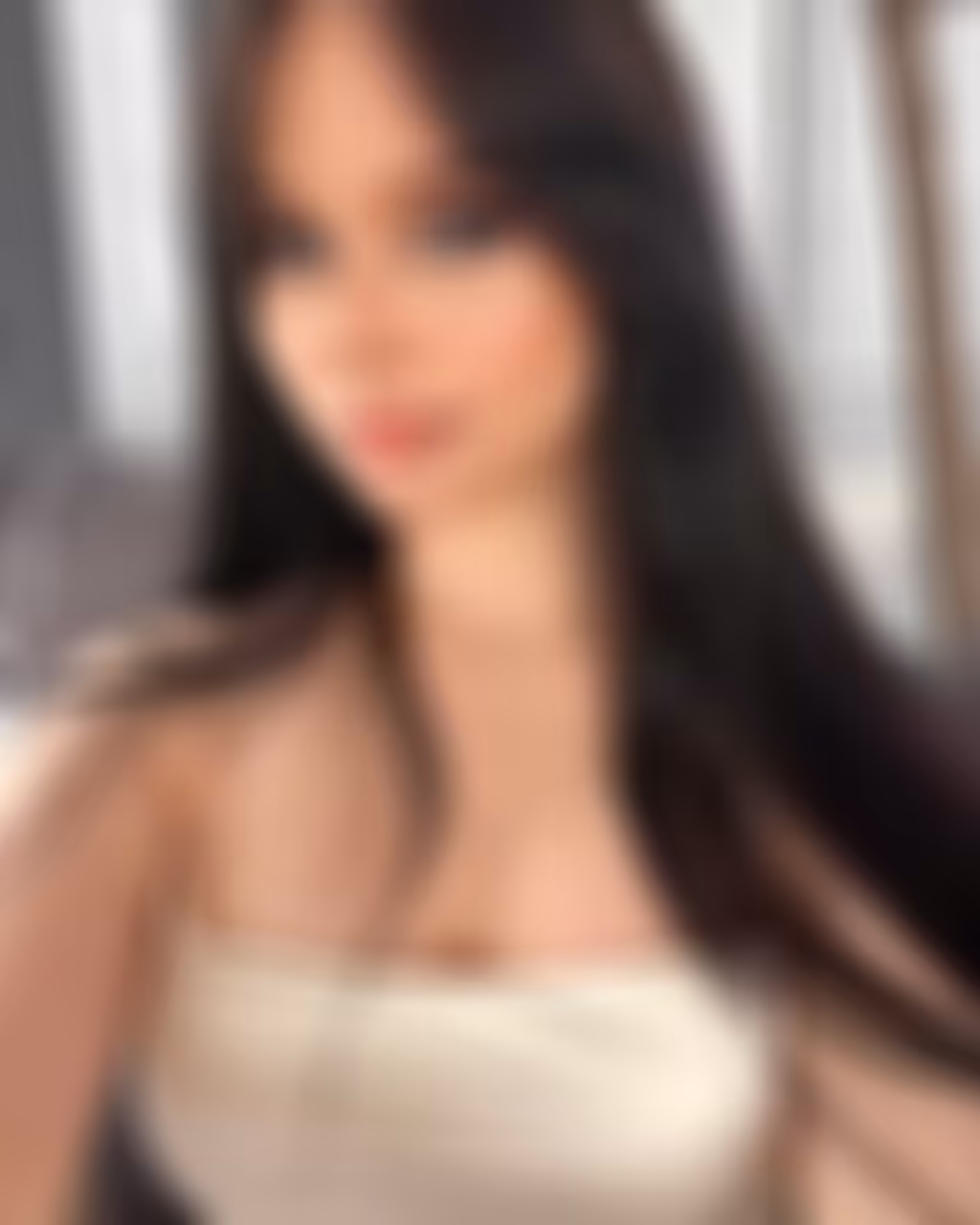 Yelyzaveta 20 yo from Kyiv Ukraine I'm here to be your soulmate forever