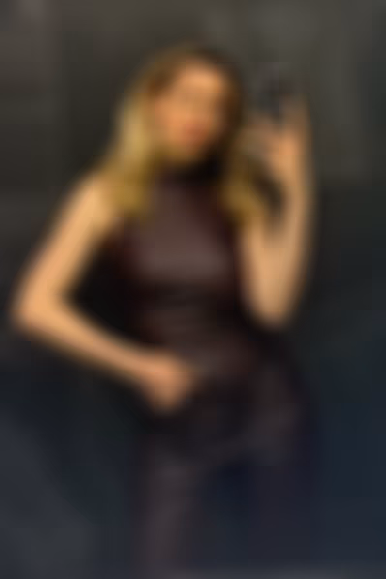 Ilona 25 yo from Kyiv  Ukraine I'm here to be your sweetheart