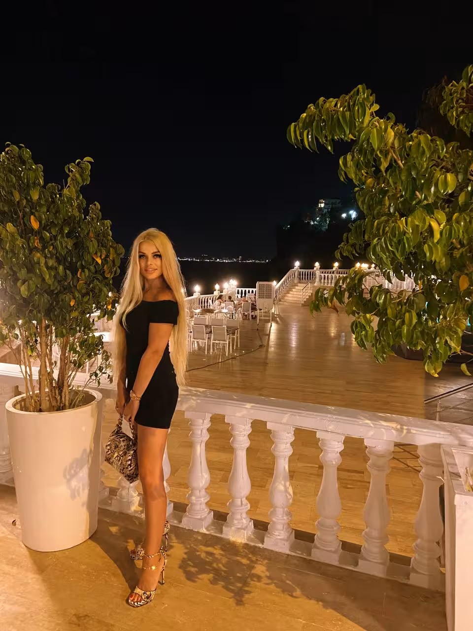 Elena 44 yo from Antalya Turkey I'm here to be your sweetheart
