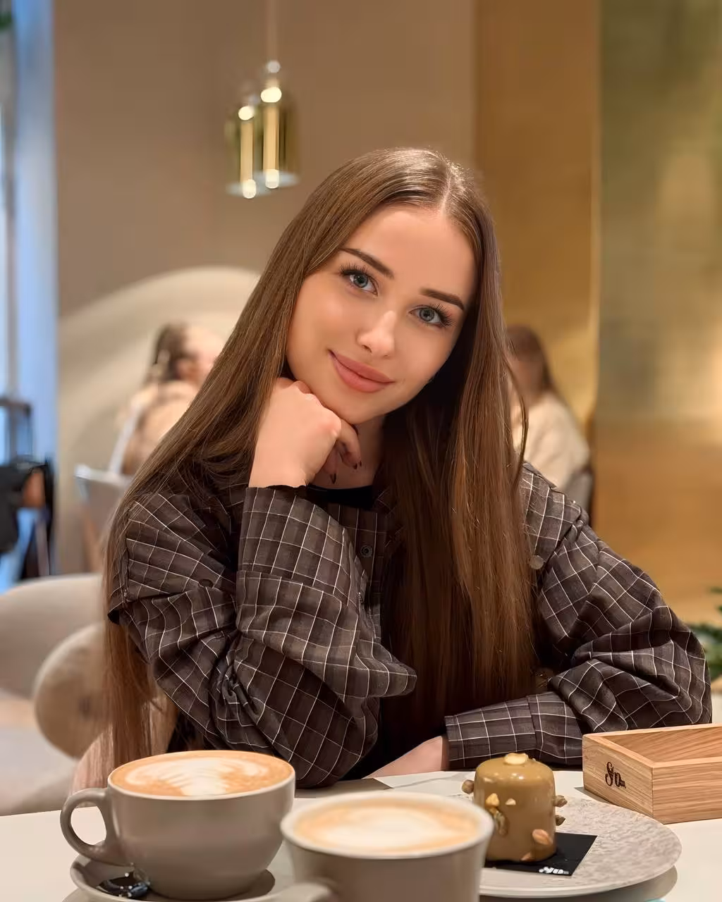 Veronika 21 yo from Ivano-Frankivsk Ukraine I'm ready to become your wife