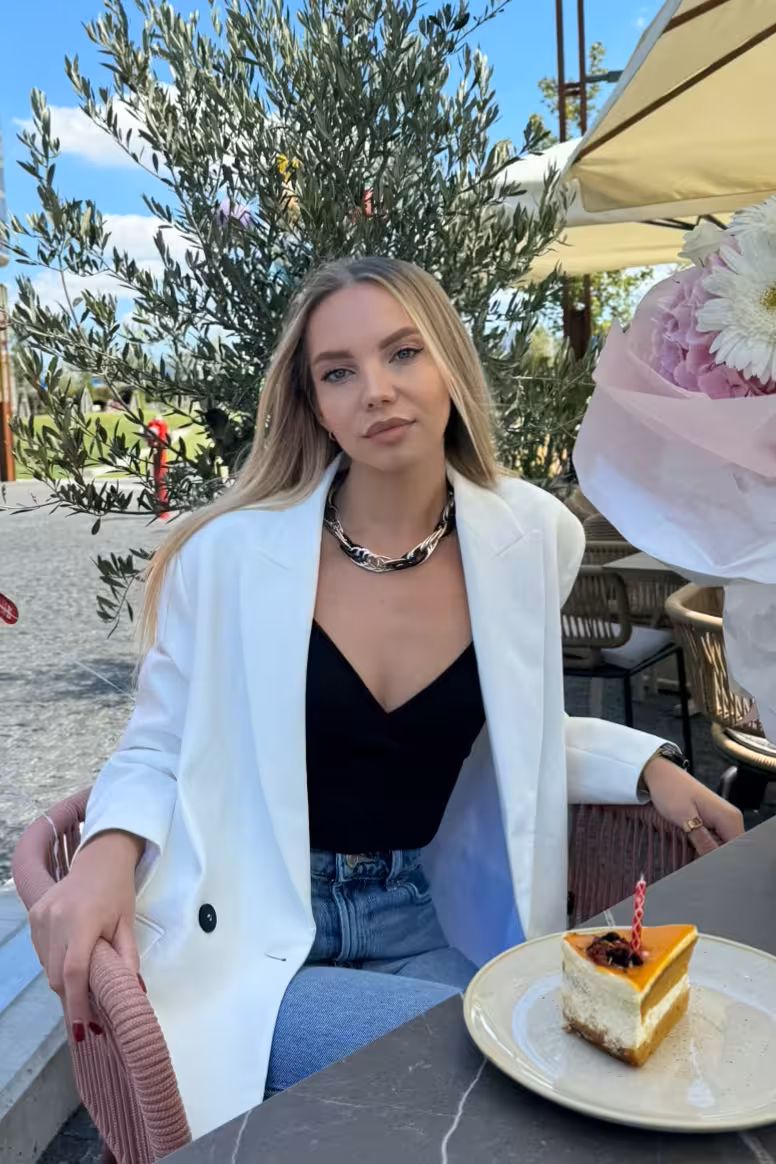 Yulia 28 yo from Bratislava Slovakia I want to be your other half bride