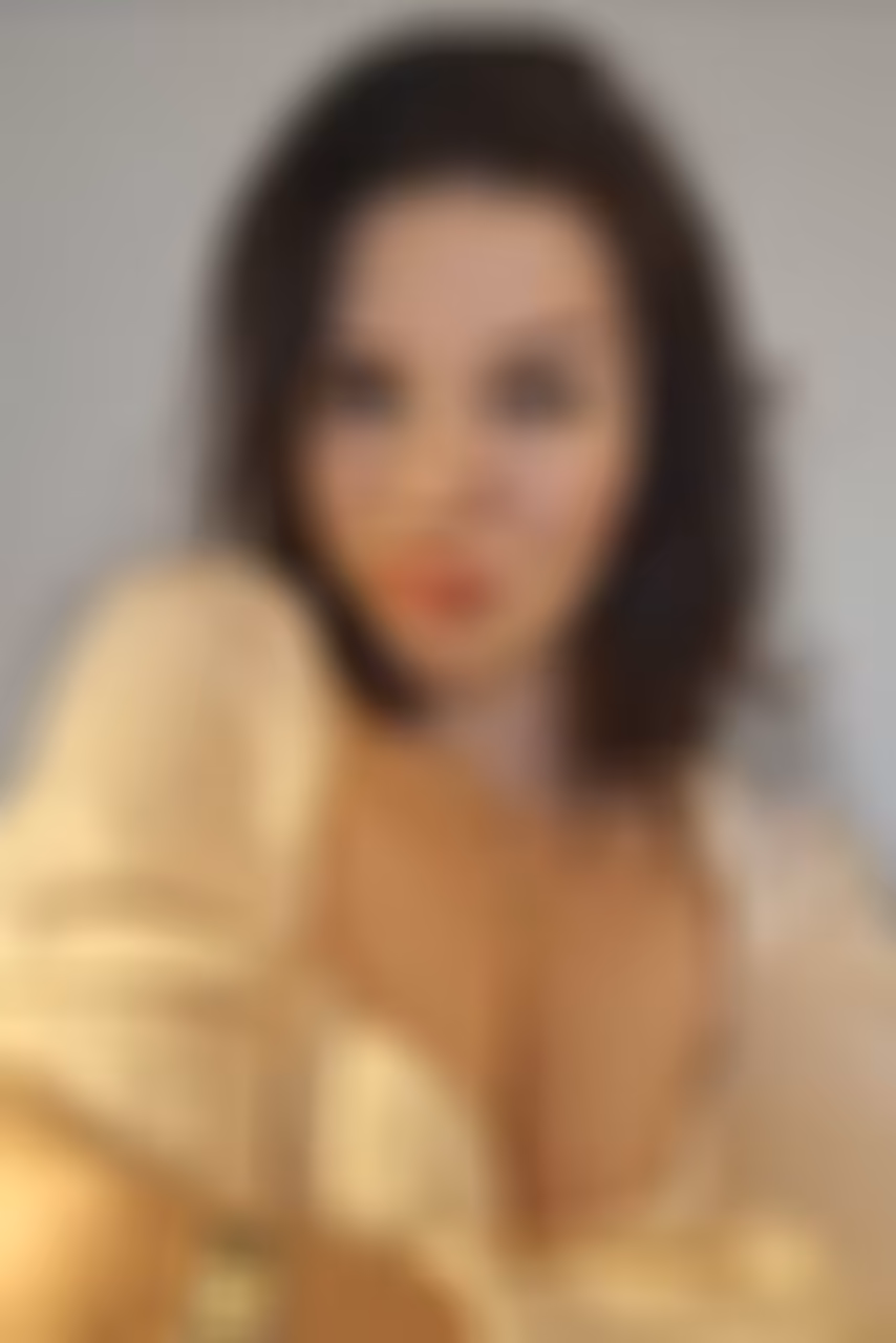 Vlada 39 yo from Kyiv  Ukraine Let me be your dream girl