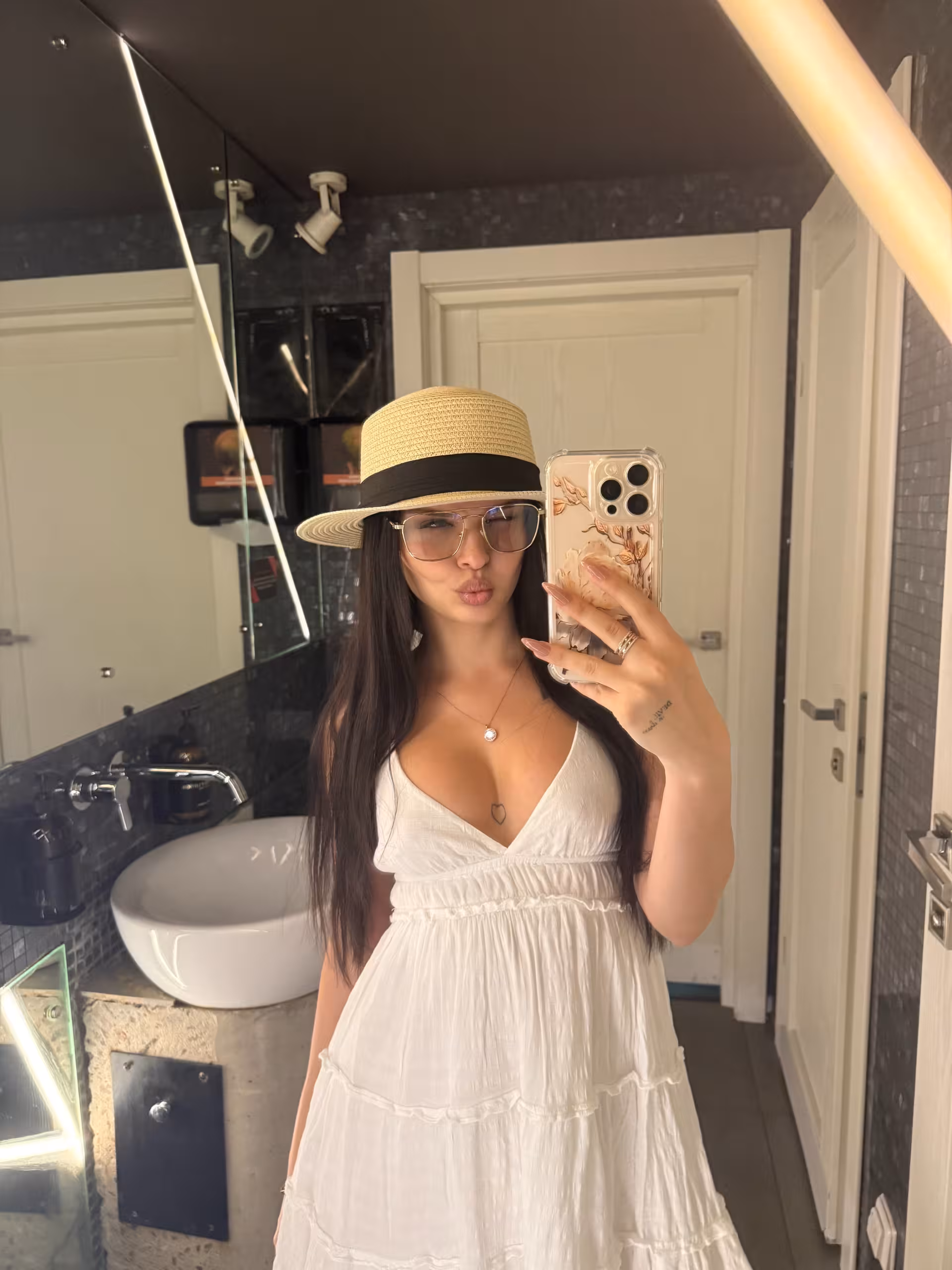 Yulya 28 yo from Odessa Ukraine Let me be your sweetheart bride