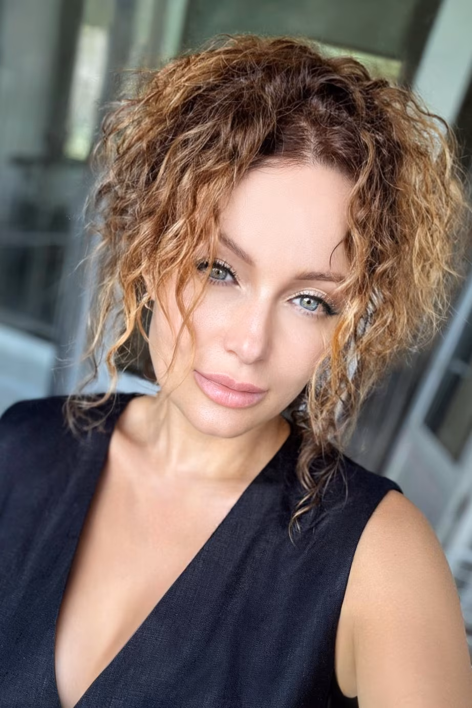 Anna 39 Kyiv  Ukraine I'm here to be your soulmate lady