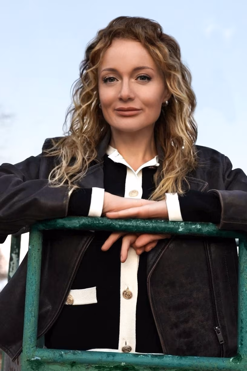 Anna 39 Kyiv  Ukraine I'm here to be your soulmate lady