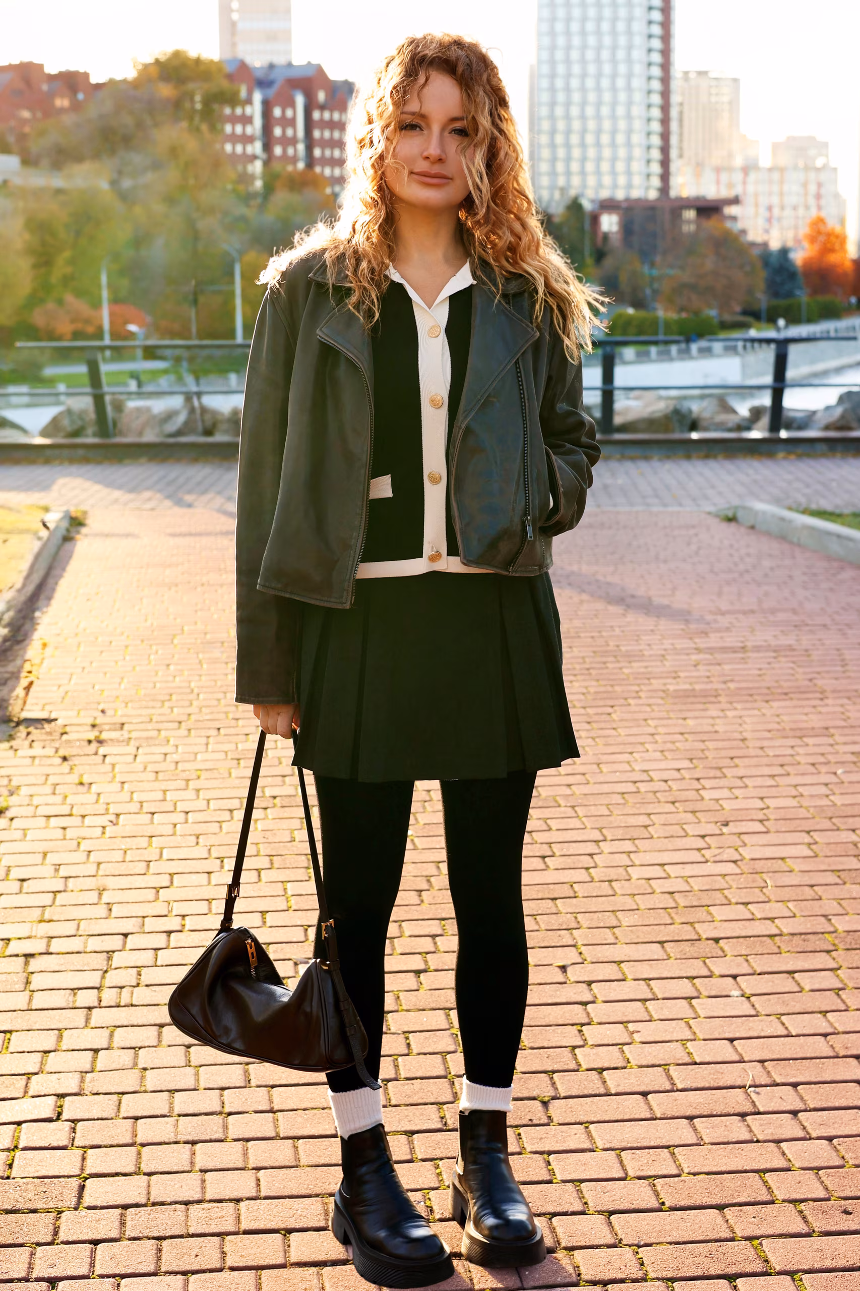 Anna 39 Kyiv  Ukraine I'm here to be your soulmate lady