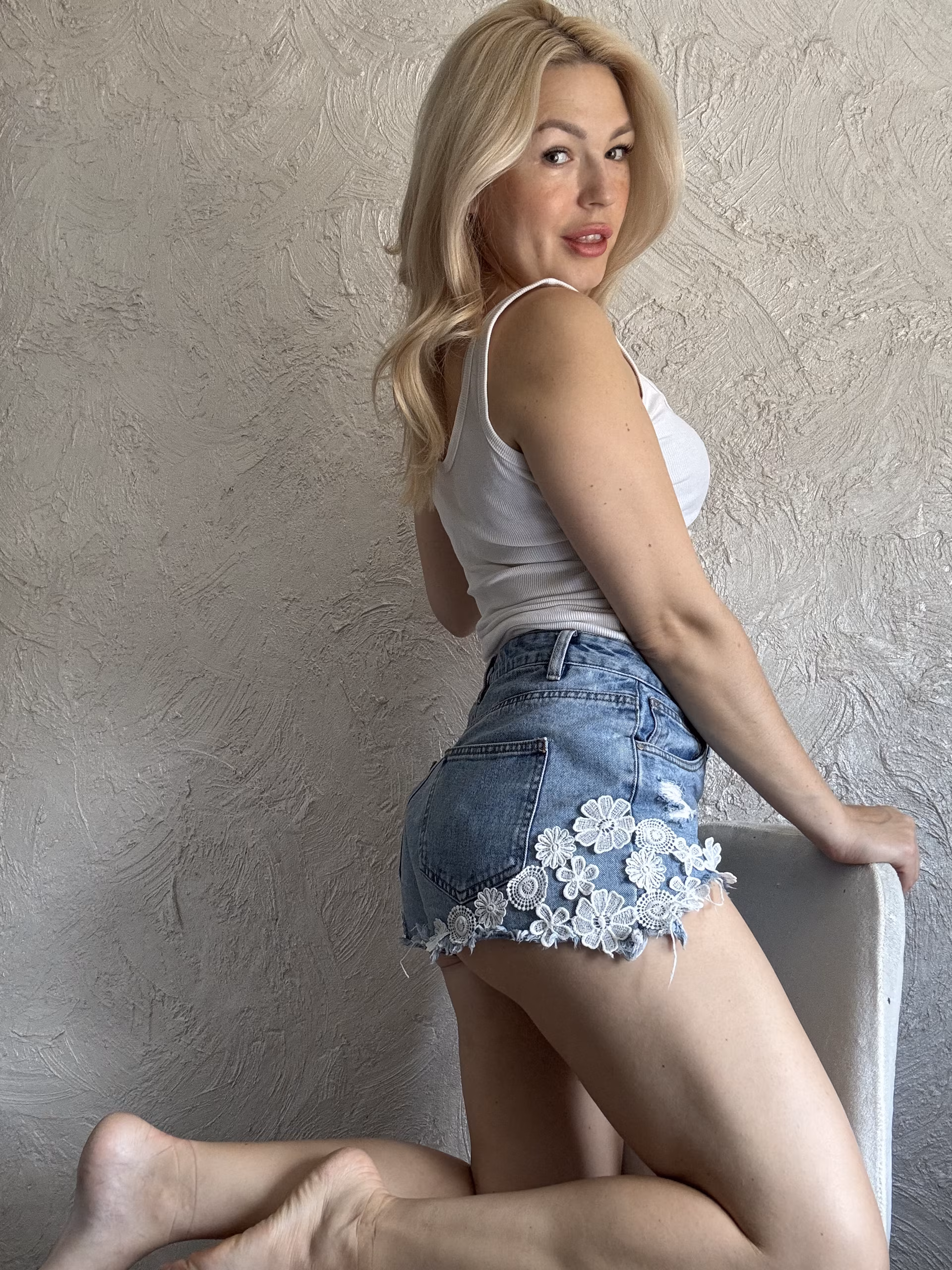 Alena 39 Kryvyi Rig Ukraine I want to be your darling forever