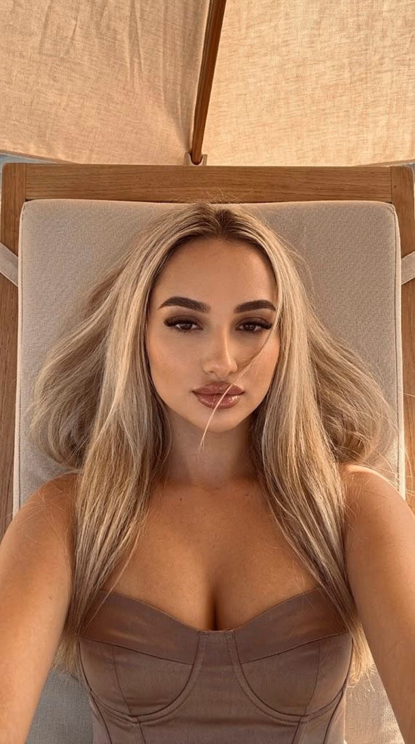 Anna 24 Ivano-Frankivsk Ukraine I want to be your queen bride