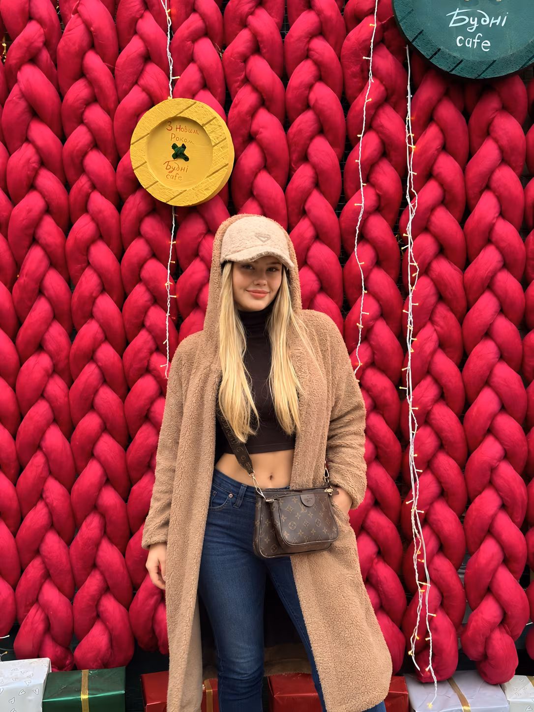 Anita 22 Okhtyrka Ukraine I want to be your soulmate forever