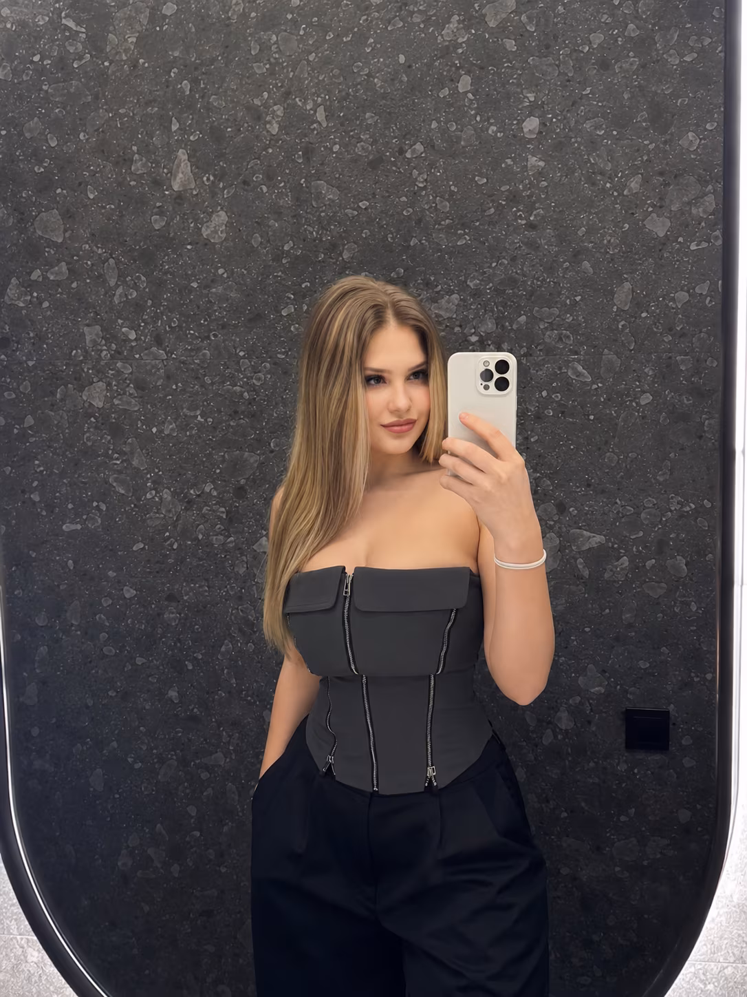 Anita 22 Okhtyrka Ukraine I want to be your soulmate forever