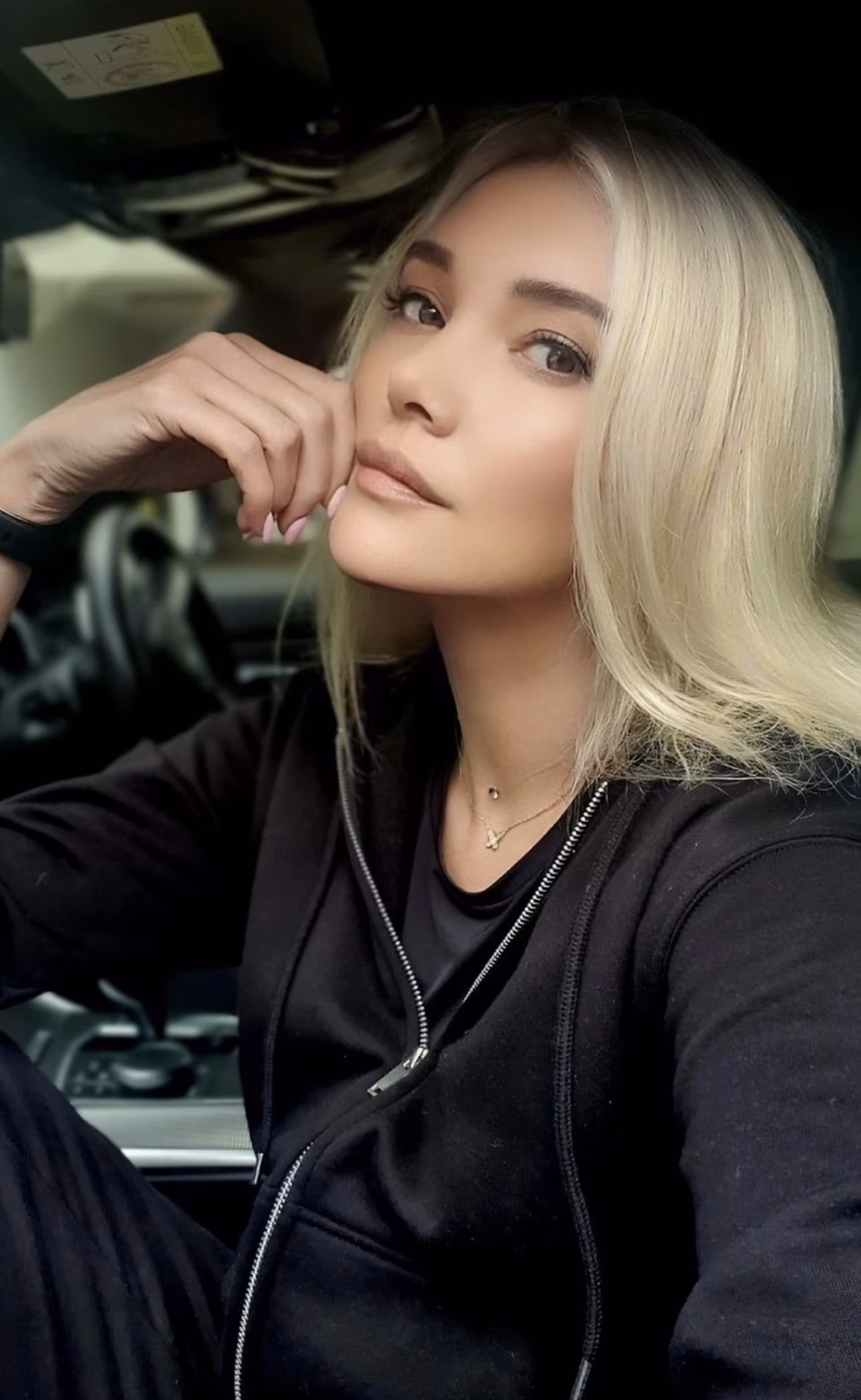 Yuliia 47 Berlin Germany I want to be your other half princess