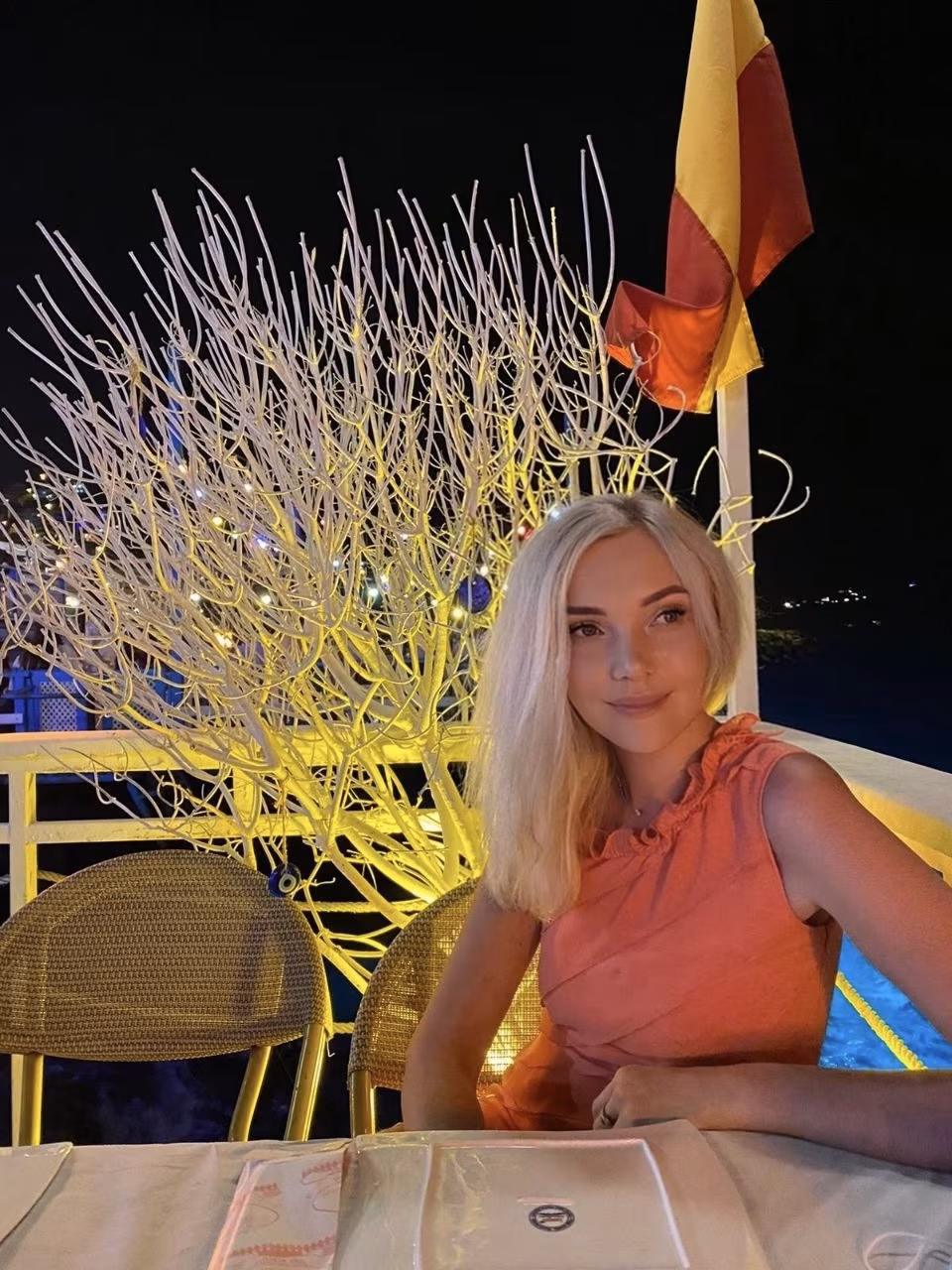 Yuliia 47 Berlin Germany I want to be your other half princess